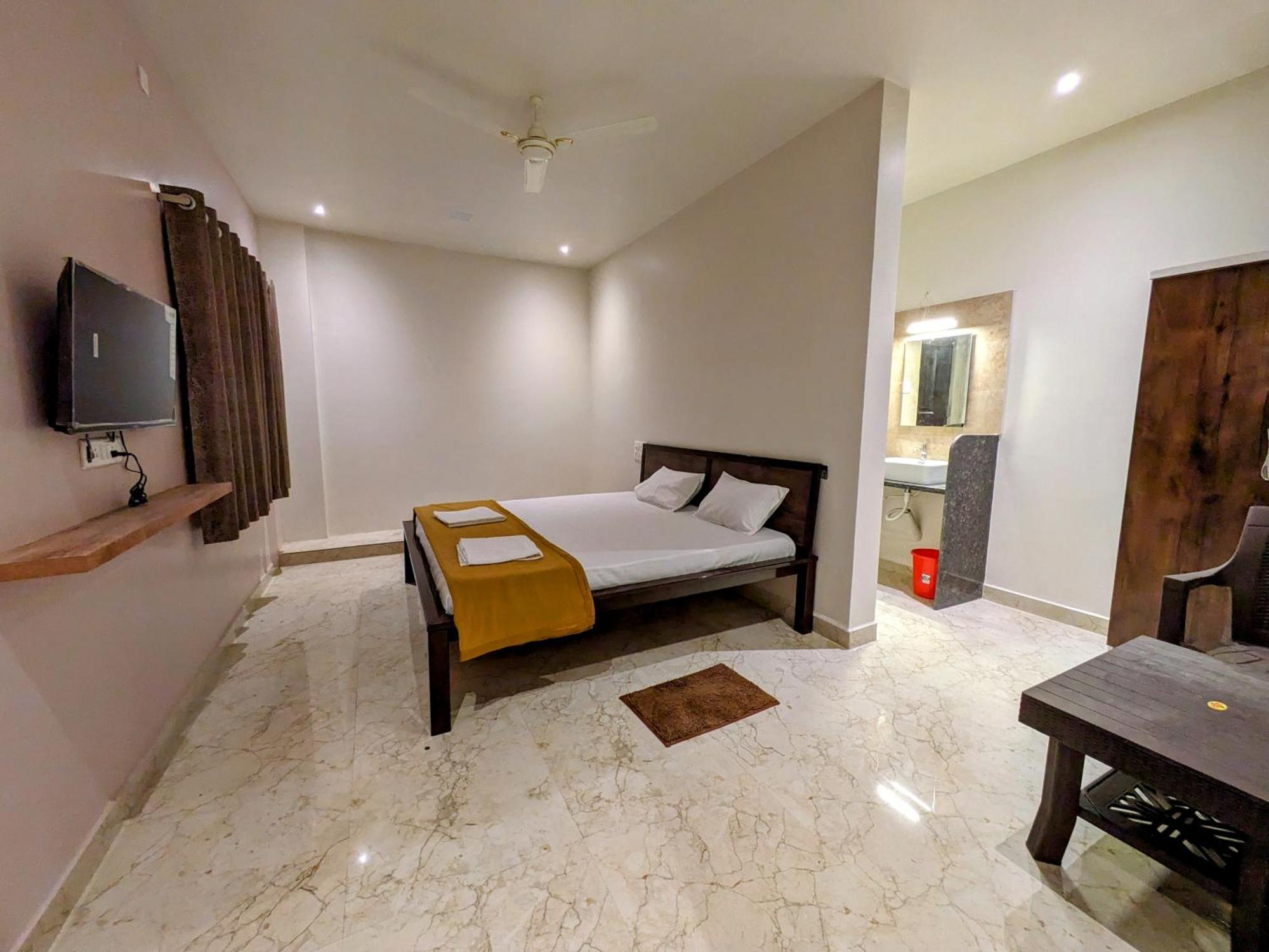 Hotel Madhusudan Executive Kolhapur Eksteriør bilde